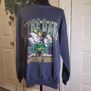 Vtg Notre Dame Fighting Irish Men's Graphic Crewneck Sweater - Dark Blue